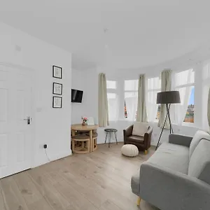 brand-new-startlet-stays-apartments-on-elizabeth-line.brighton-hotels-england.com/